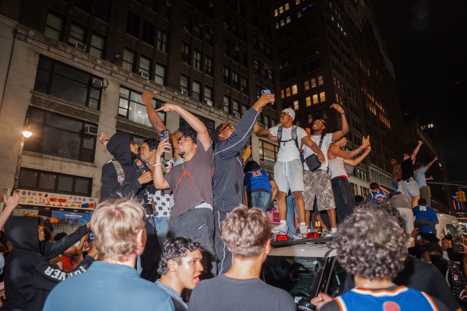 Casi 60 detenidos en Nueva York tras la histórica remontada de los Knicks