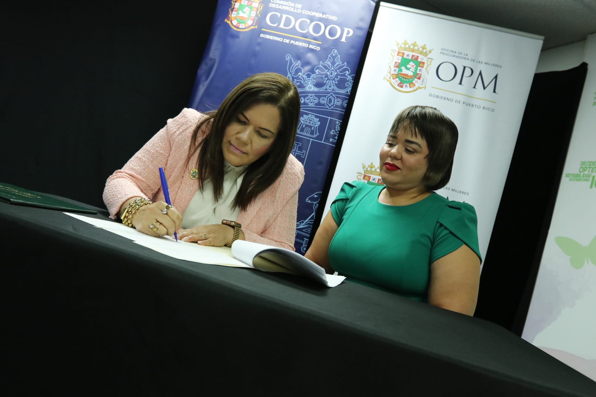 Firman alianza para asistir a sobrevivientes de violencia de género