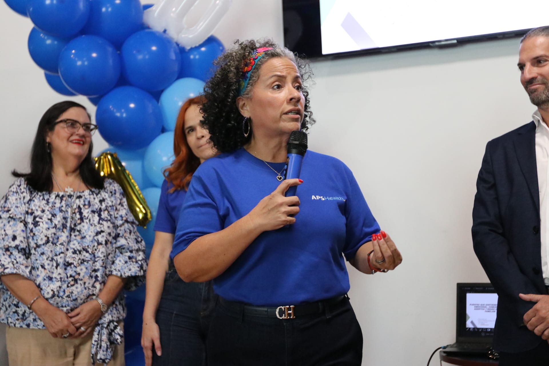 Ofrecen estrategias de apoyo emocional para padres y cuidadores de niños con autismo