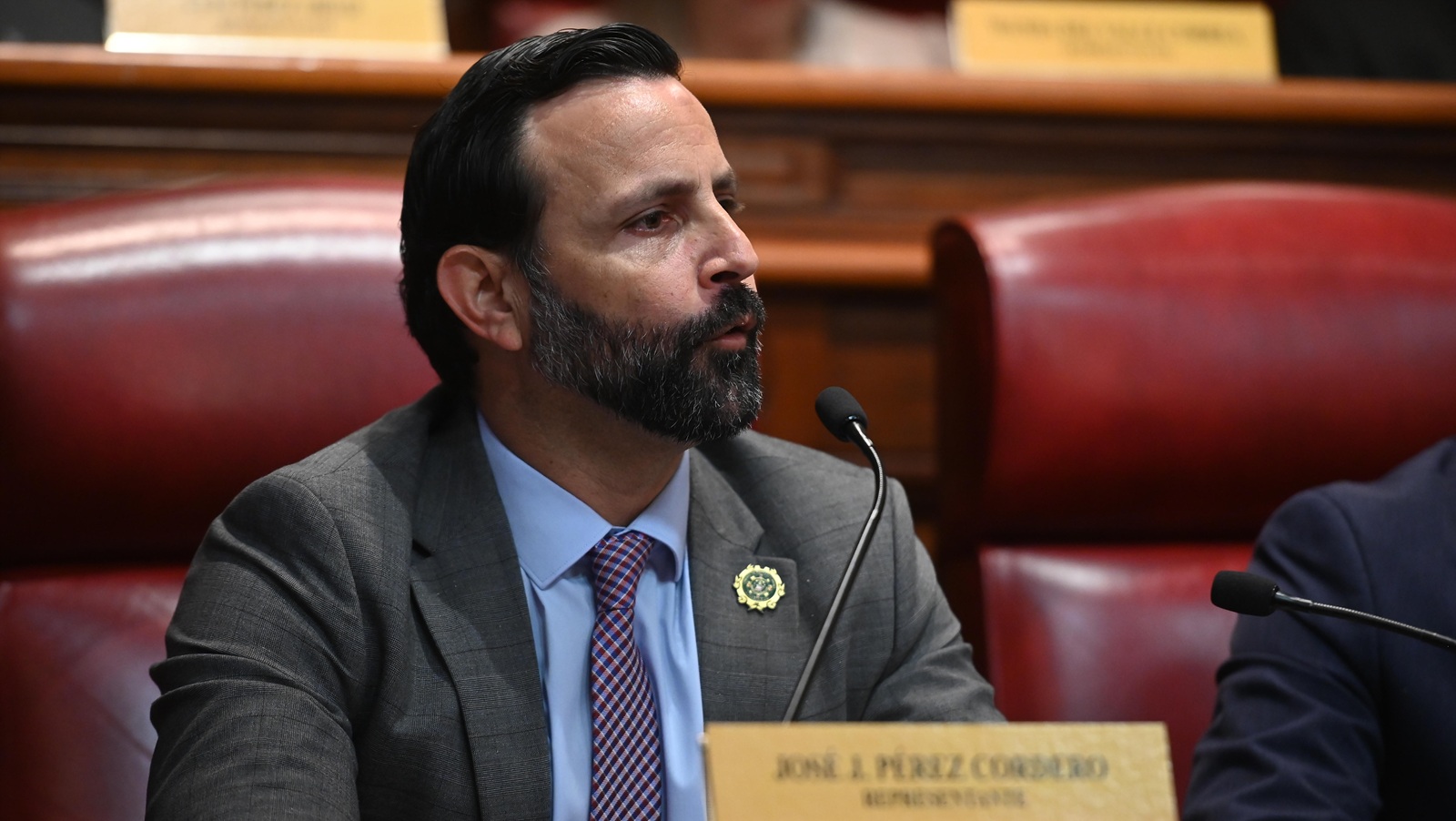 Cámara aprueba privilegio de periodistas sin consulta amplia, solo con Departamento de Justicia