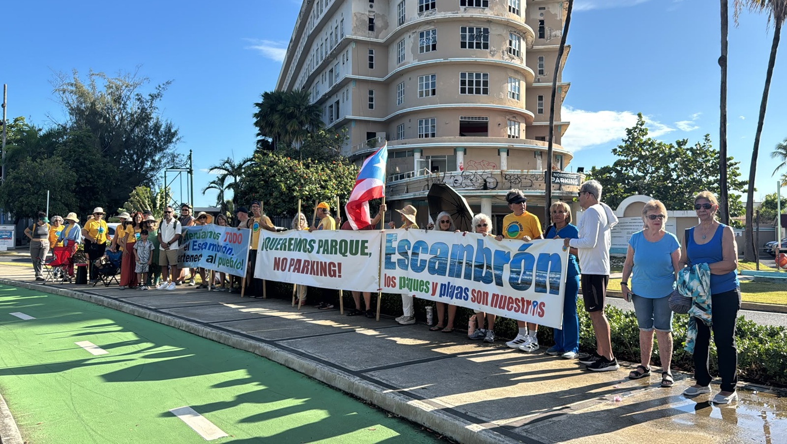 Grupo Escambrón Unido se opone a ordenanza que daría concesión de estacionamiento por 90 años