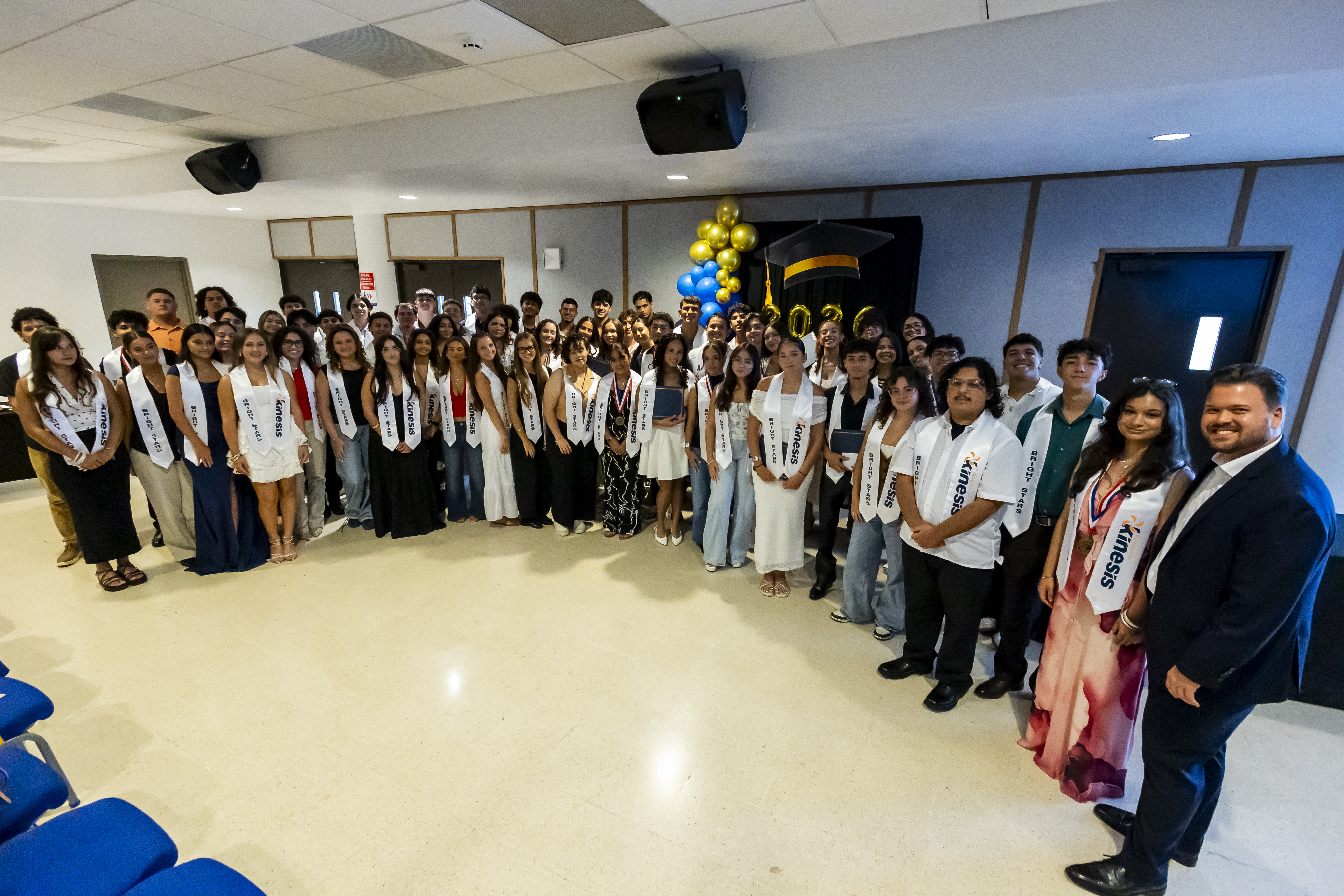 Fundación Kinesis logra admisión universitaria del 100% de sus estudiantes Bright Stars por 16° año