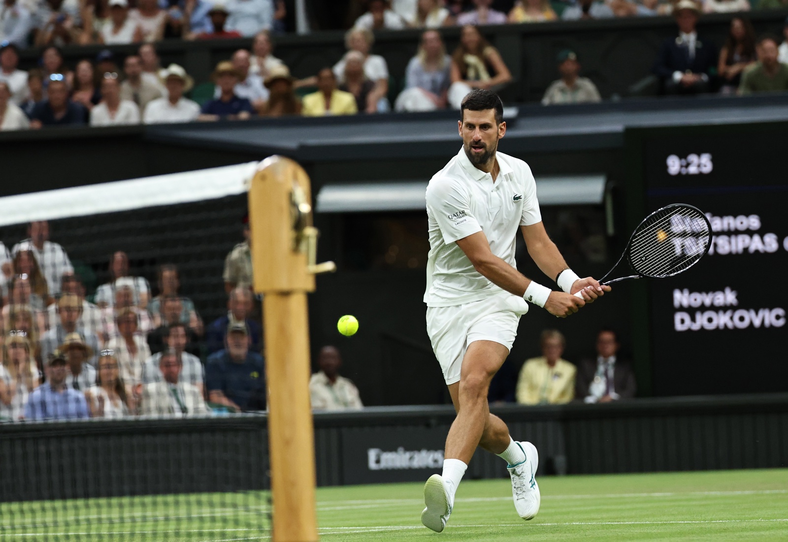 Djokovic supera a Tsitsipas y se sitúa en tercera ronda