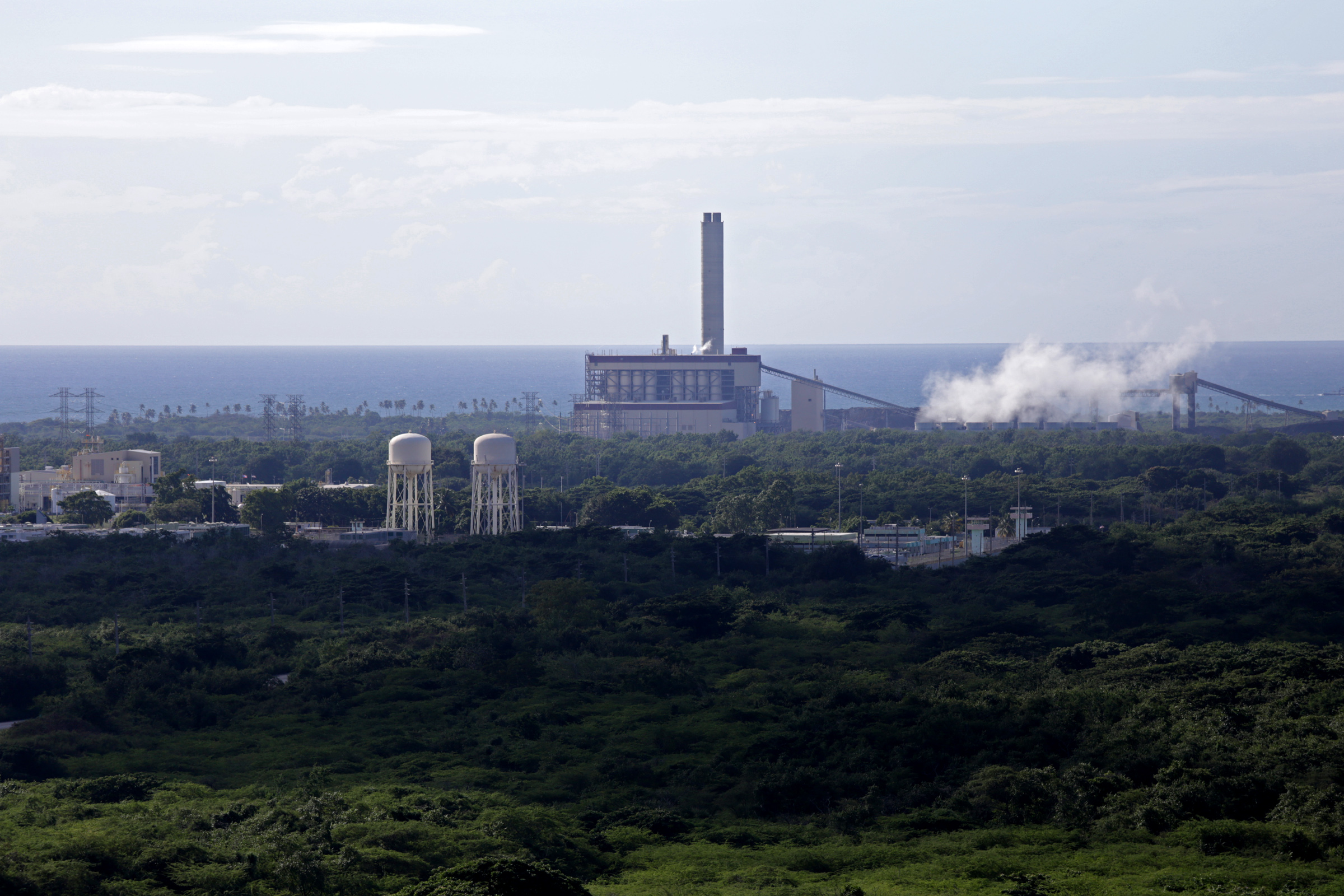 Dragado del canal de navegación permitirá más carbón para AES, que transiciona a gas