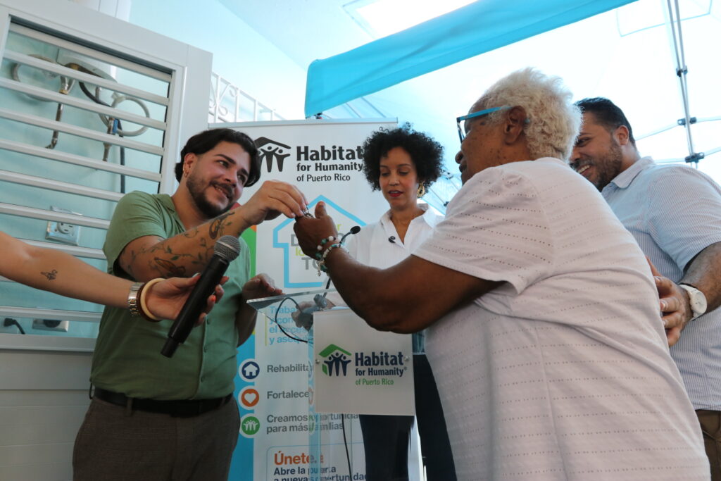 Habitat for Humanity Puerto Rico entrega viviendas rehabilitadas a tres familias