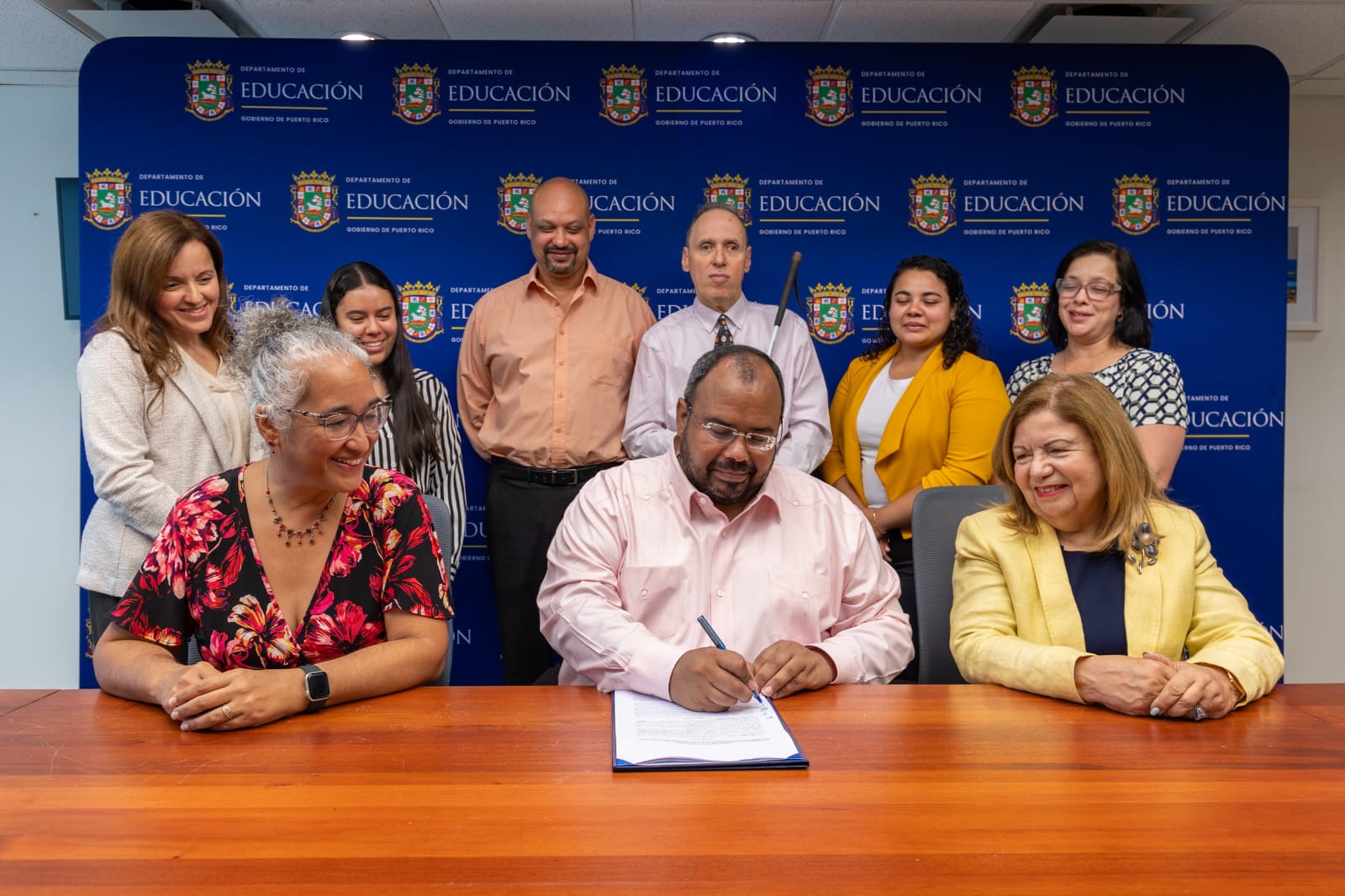 Anuncian alianza para ampliar el acceso a experiencias de STEM en las escuelas públicas