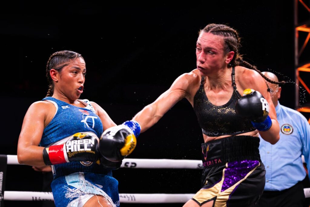 Kiria Tapia domina "Queen of the Ring" y sigue invicta. (Fotos por Benjamín Hernández Colón)