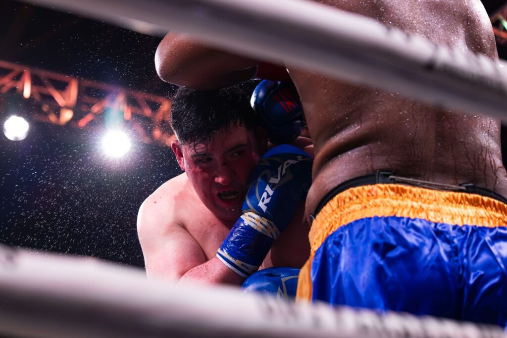 Pryce Taylor dominó por decisión unánime a Isaac Muñoz (Fotos por Benjamín Hernández Colón