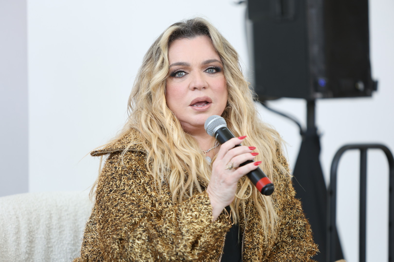Ednita Nazario presenta su nueva producción «FuegoAlmaVida»
