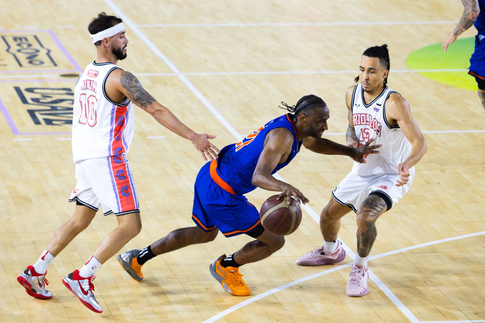 Victorias para Leones y Cangrejeros en el BSN
