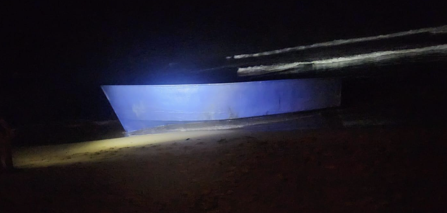 Autoridades buscan ocupantes de embarcación ilegal en Cabo Rojo