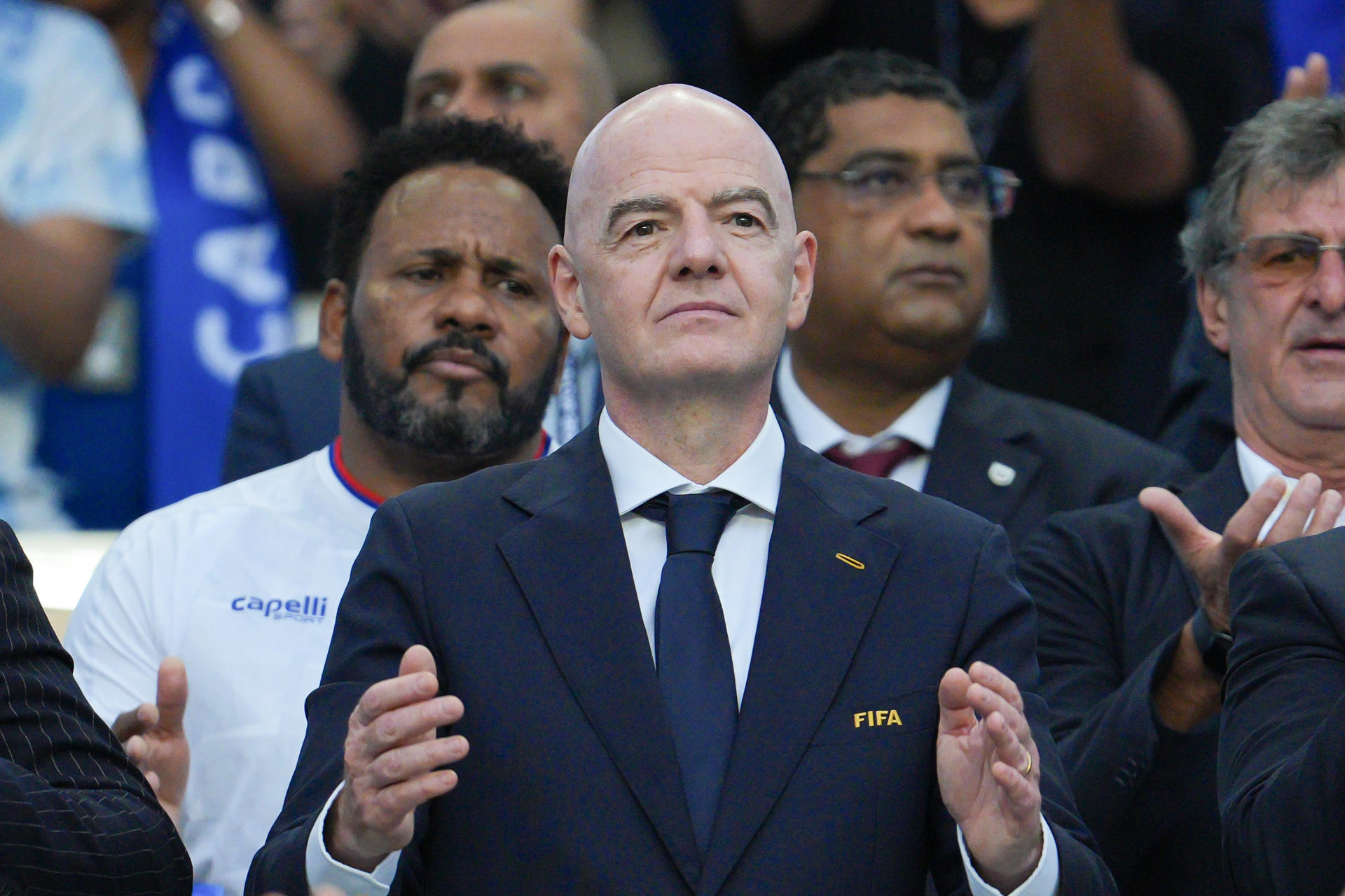 Presidente de FIFA responde a las críticas recibidas durante el Mundial