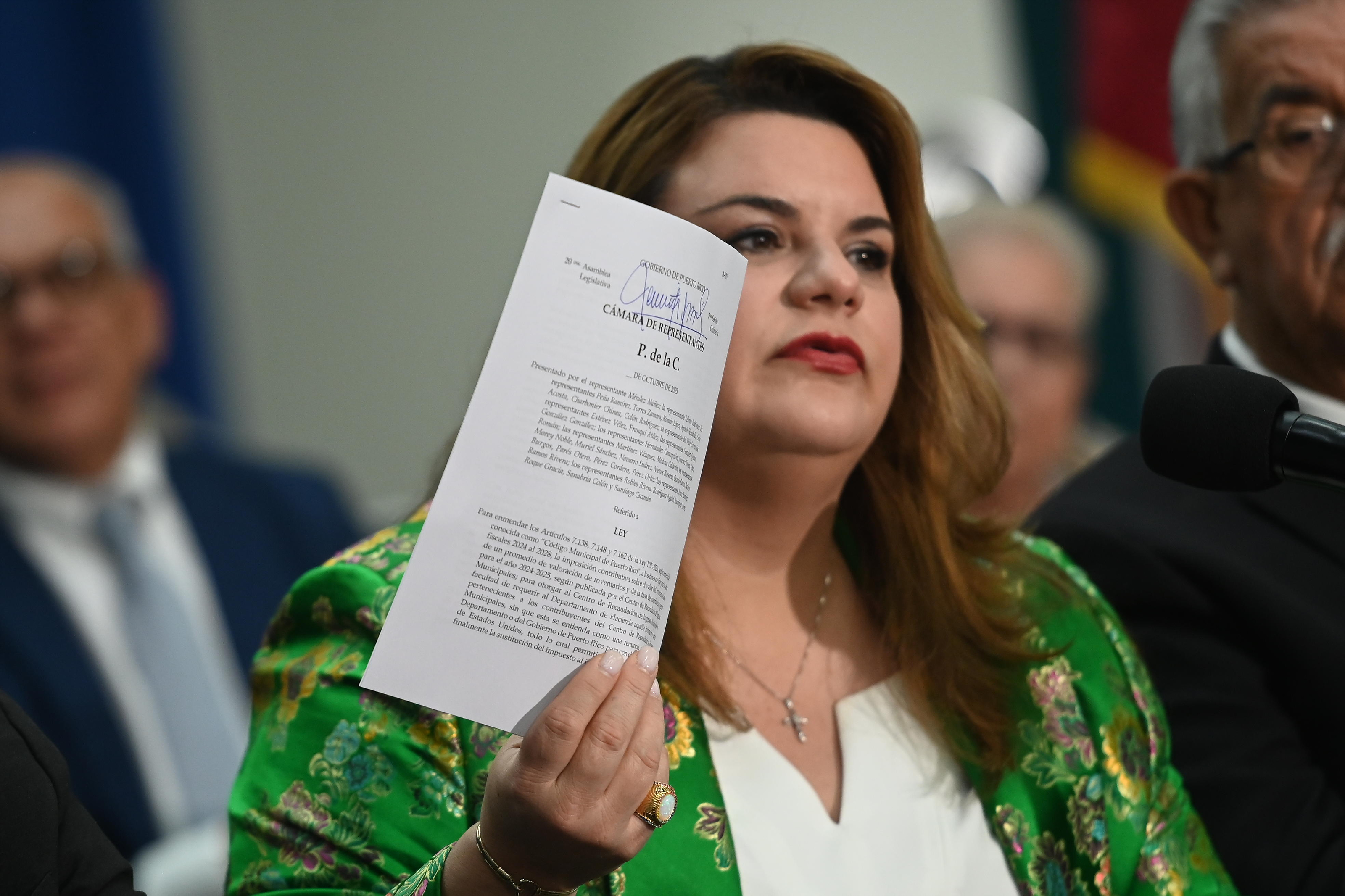 Gobernadora veta medida que requería cubierta de planes médicos para cuidados paliativos