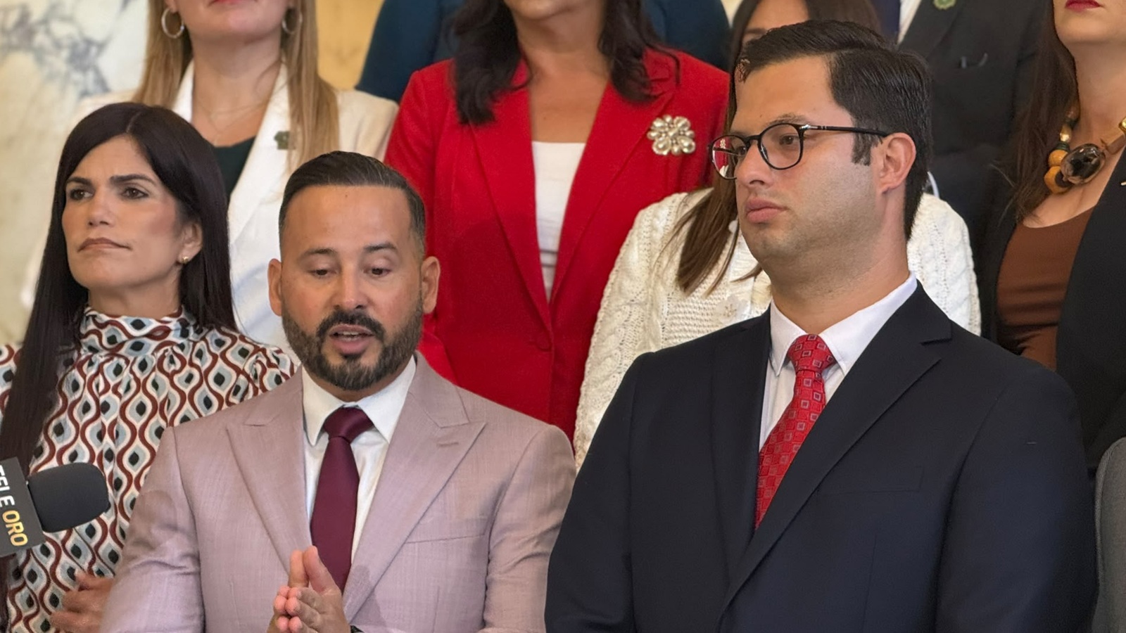 PPD arranca sesión cuestionando las fiestas de la gobernadora cuando no hay agua ni luz