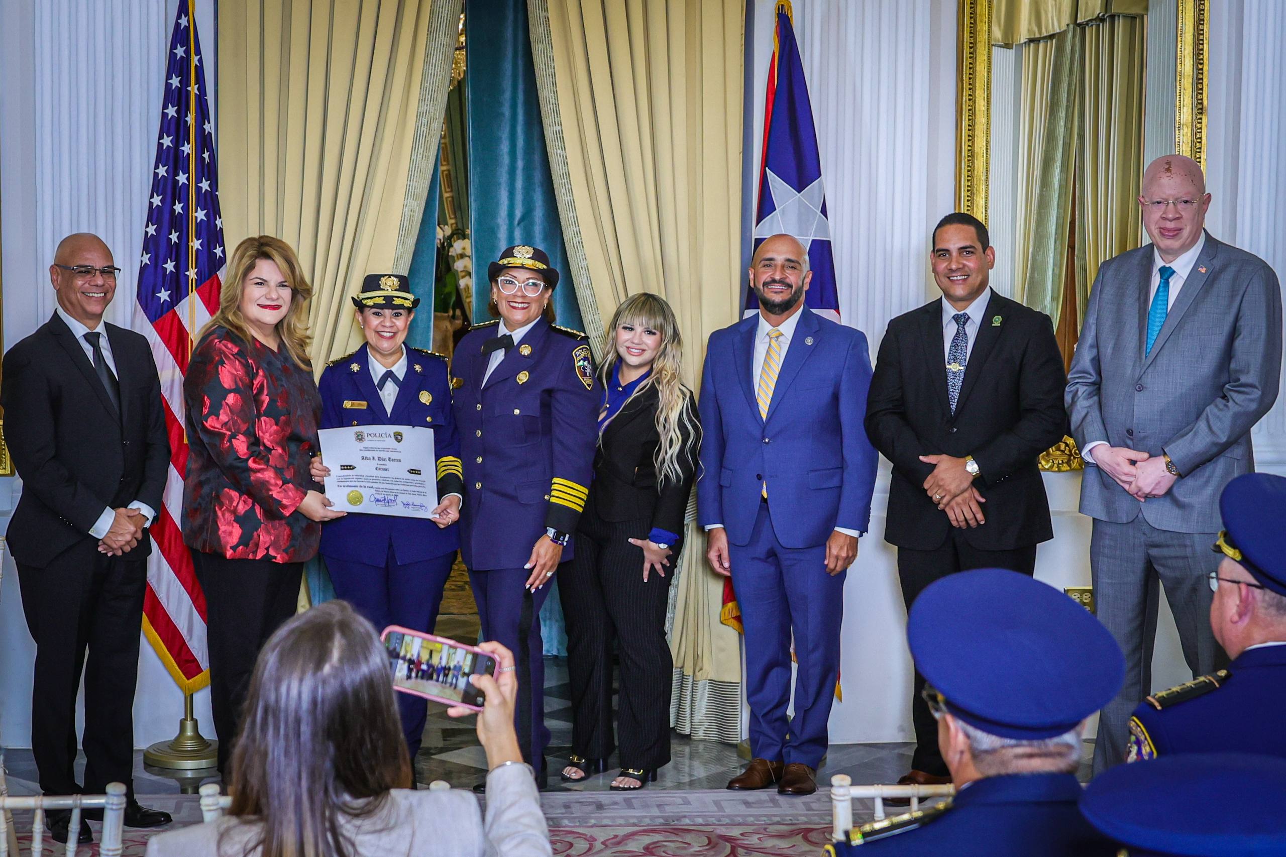 Anuncian ascensos en la Policía a Coronel y Teniente Coronel