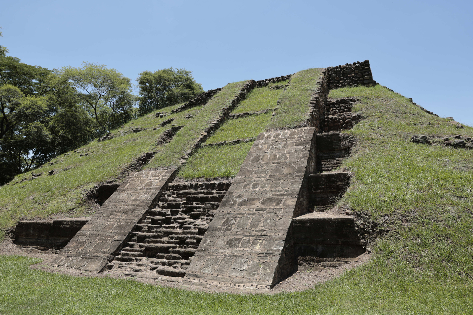 Estados Unidos proveerá fondos para conservar sitio arqueológico Cihuatán en El Salvador