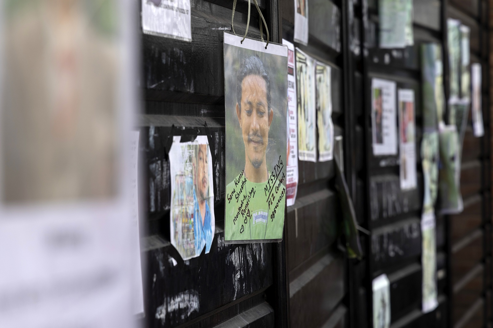 Entre los vivos y los muertos, los desaparecidos de Nepal se reúnen en un muro