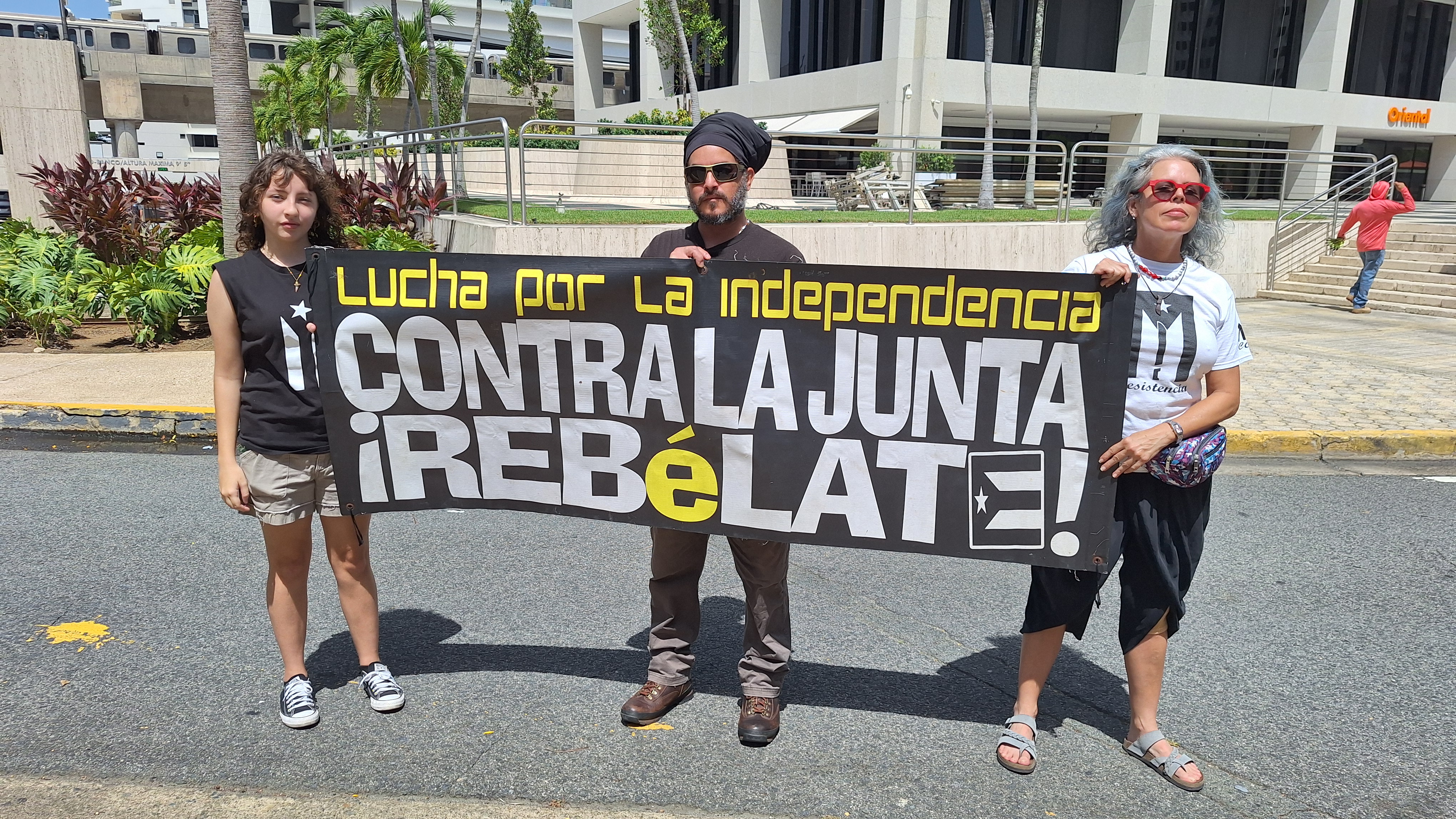 Tremendo tapón por protesta en repudio a la Junta de Control Fiscal