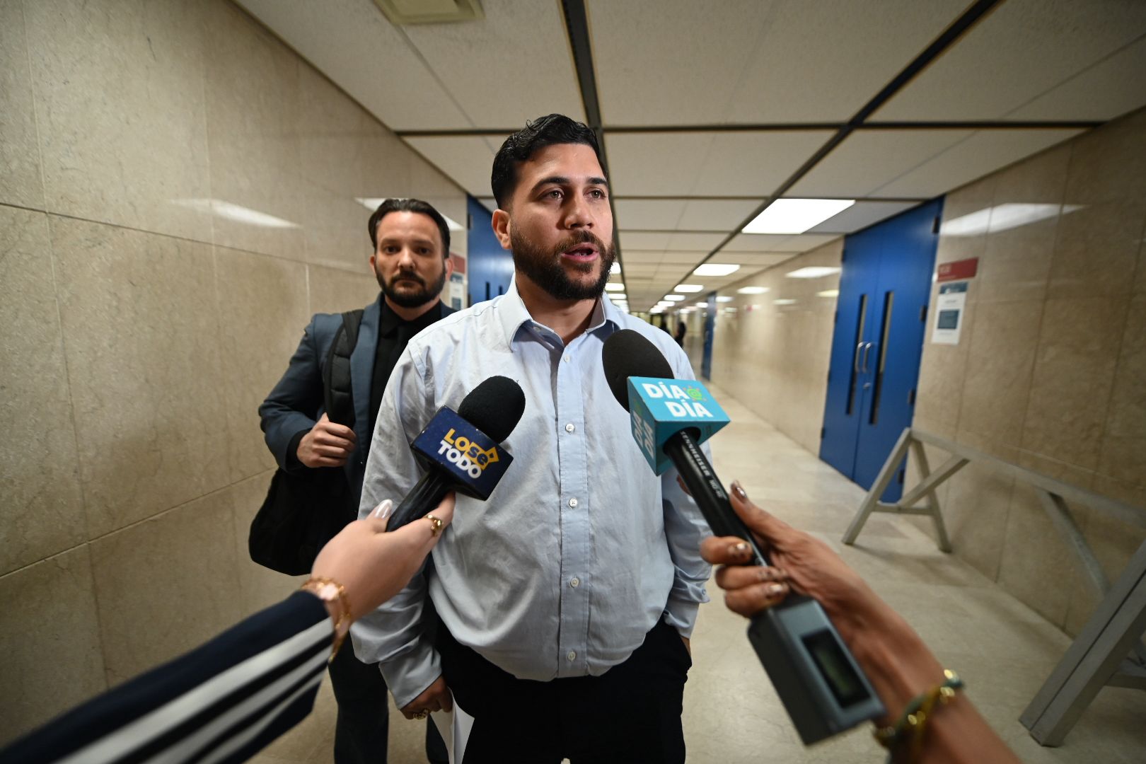 Gallo the Producer pide perdón y le archivan caso de alteración a la paz