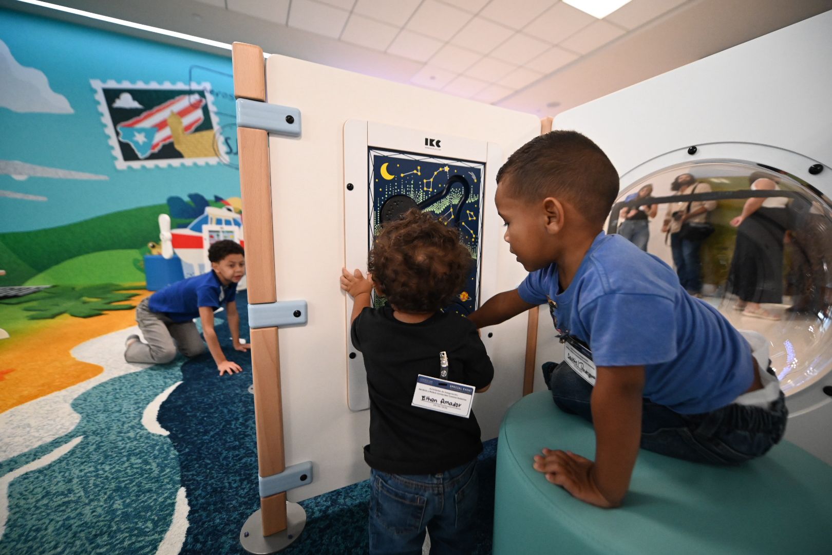 Aerostar estrena área de juegos para niños