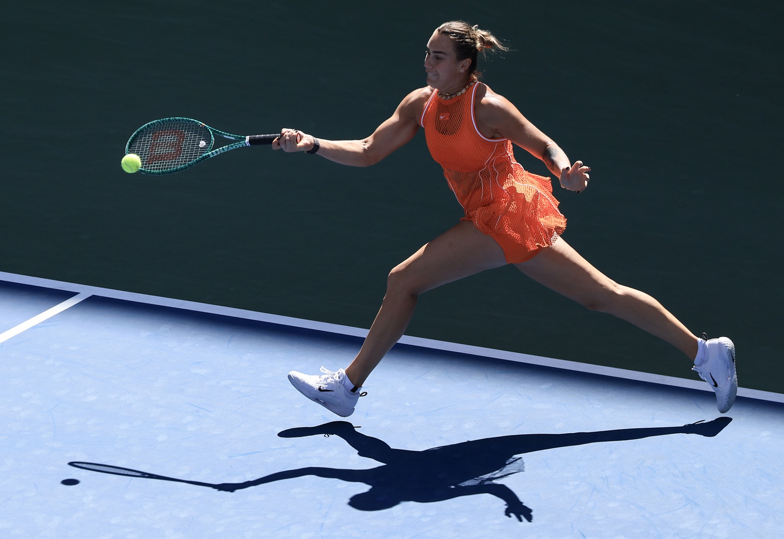 Sabalenka y Alcaraz avanzan a octavos del US Open