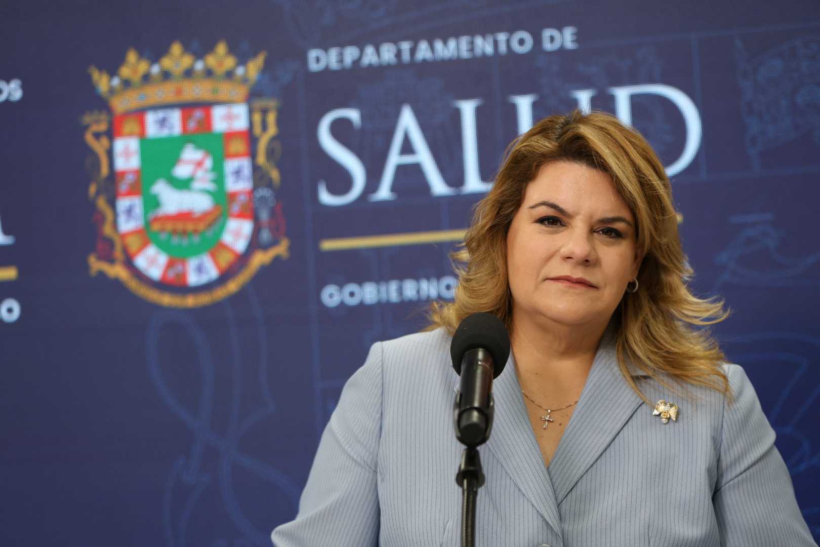Gobernadora descarta que la transmisión y distribución regrese a manos de la AEE