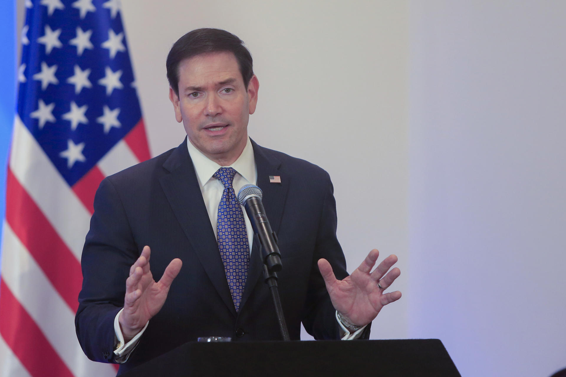 Rubio dice que EE.UU. no tiene intención de matar pescadores en bombardeos en el Pacífico