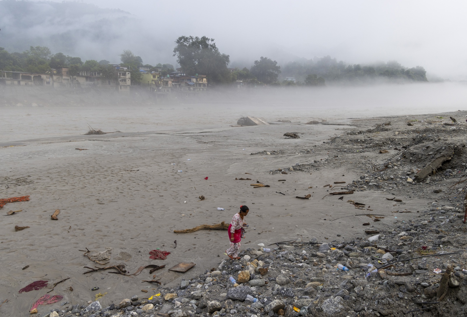 Nepal reporta casi 1,400 muertos y mantiene en más de 4,000 los desaparecidos tras riada