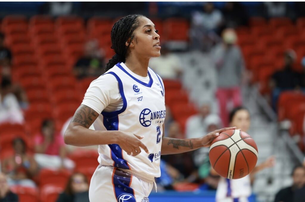 Cangrejeras logran fácil victoria en el baloncesto femenino