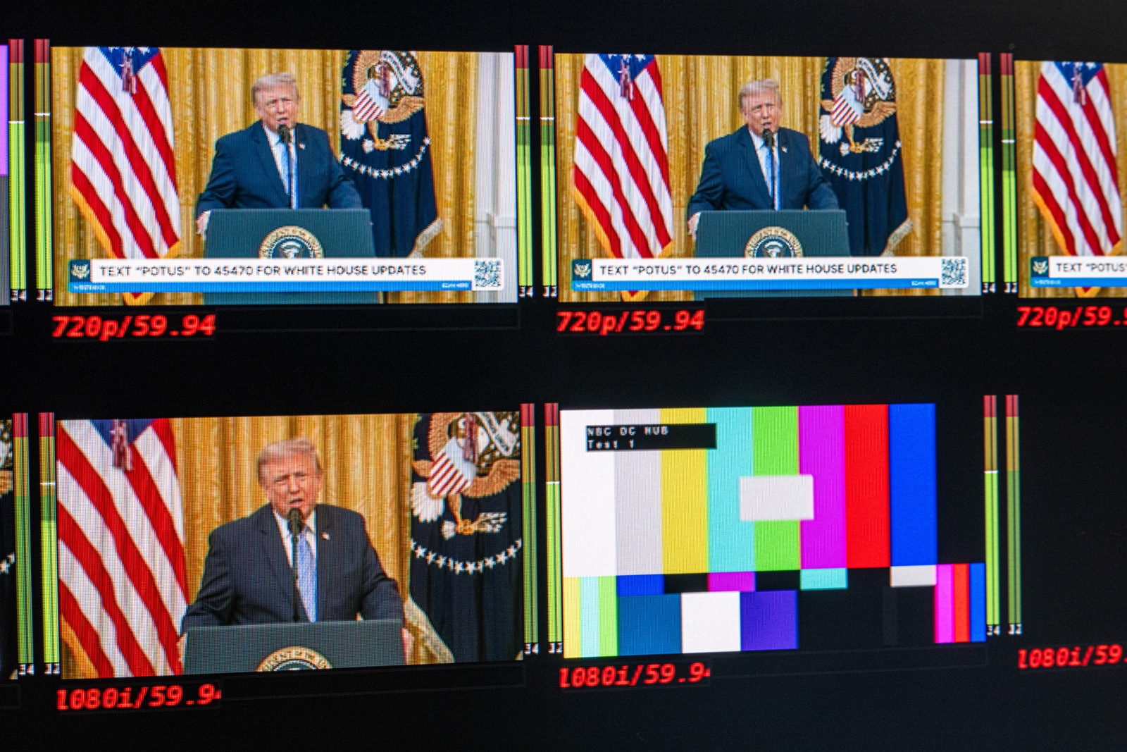 Juez federal ordena restablecer el acceso a la Casa Blanca a los medios vetados por Trump