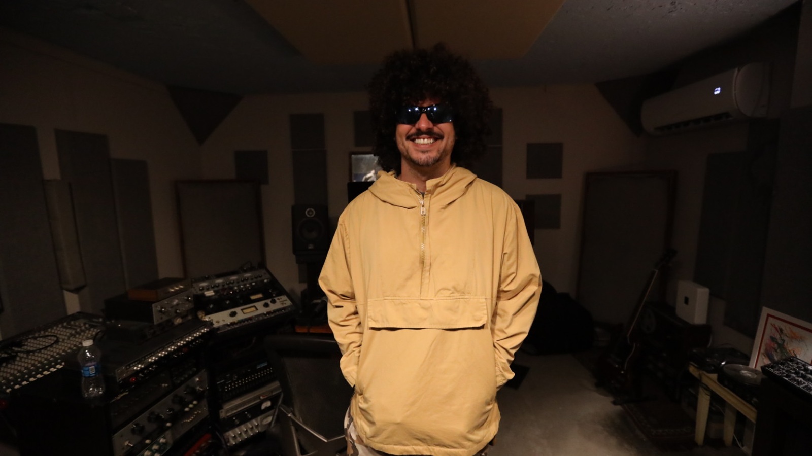 PJ Sin Suela debuta en teatro con "Mucho Gusto" en el Coca Cola Music Hall