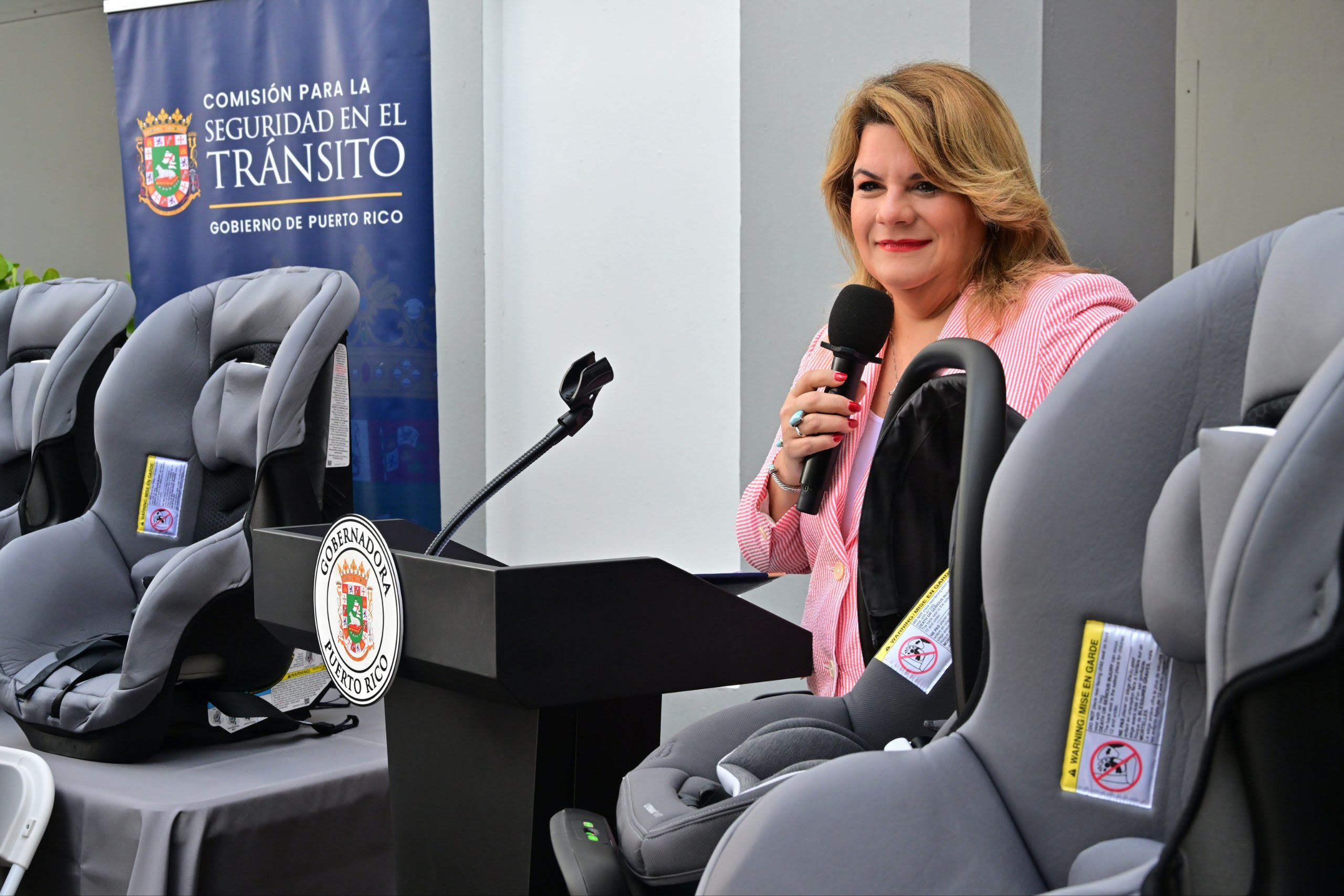 Gobierno entrega asientos protectores a familias en el National Seat Check Saturday