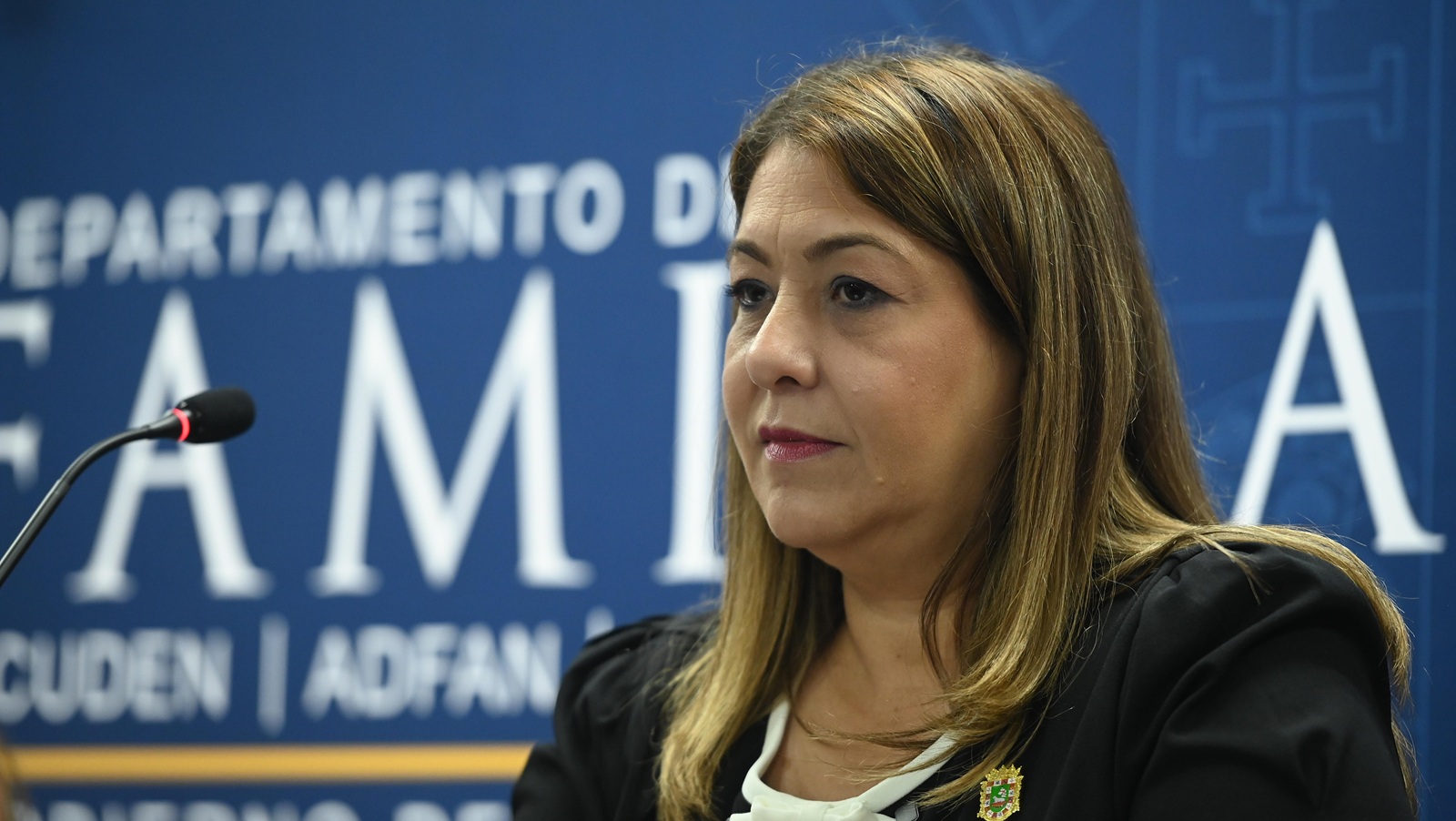 Héctor Ferrer piden la renuncia de Suzanne Roig tras despido de jefa de ADSEF