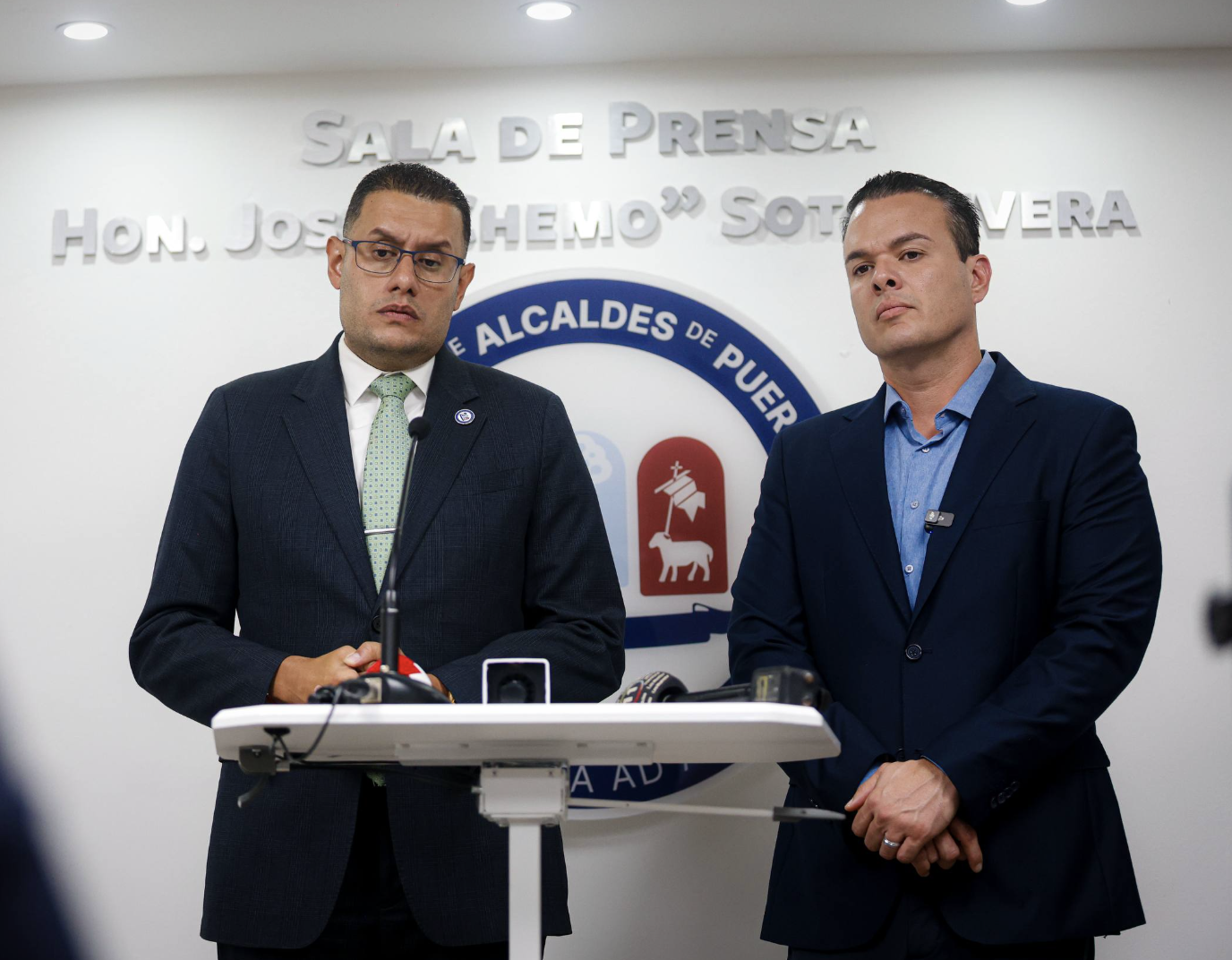 Presidente de alcaldes del PNP discute con alcalde electo de Cataño el impuesto al inventario