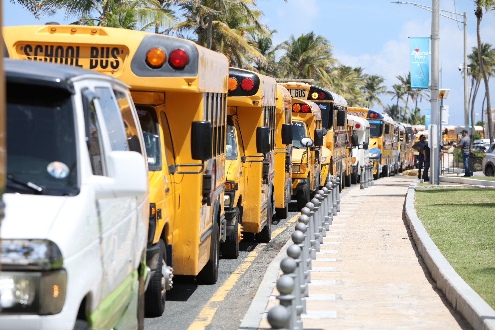 Transportistas escolares llevan sus reclamos al Capitolio
