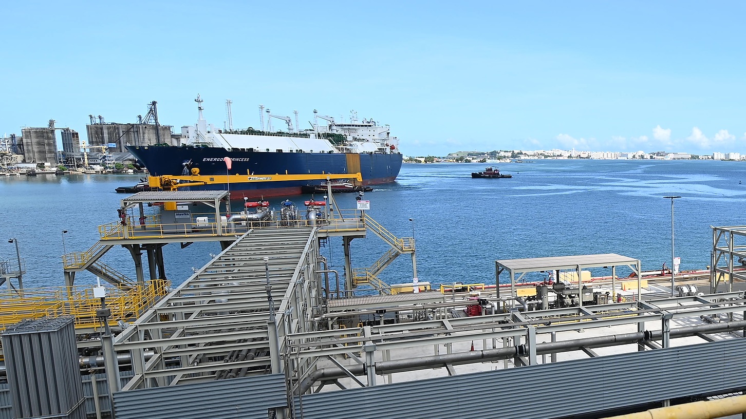 Junta aprueba condiciones para contrato alterno de gas, mientras barco sigue sin entrar