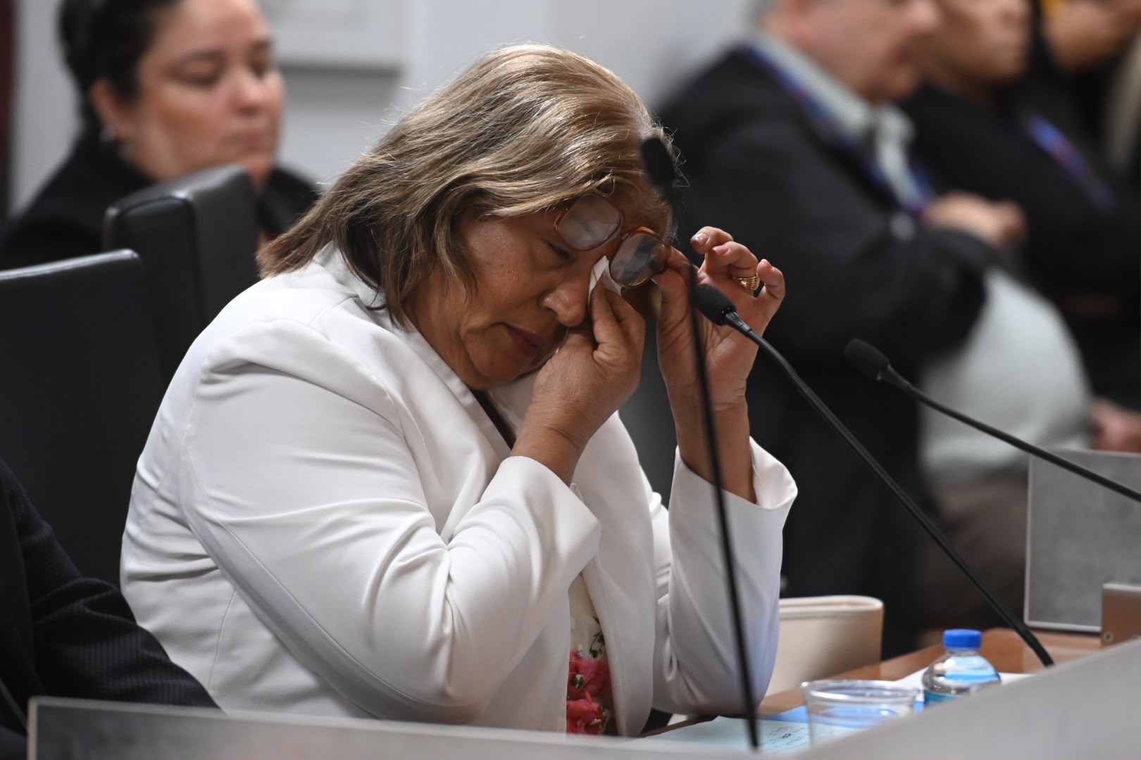 Defendieron hasta con lágrimas sus posturas ante el Senado, Suzanne Roig y Blanca Medina