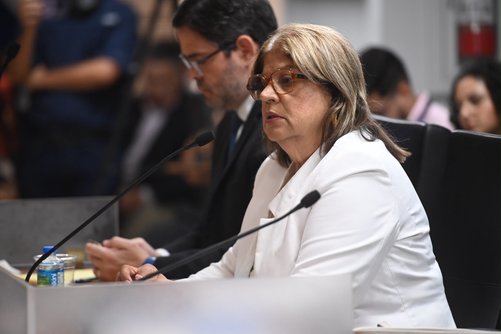 Gobernadora defiende a Roig e insiste que versiones de Blanca Medina carecen de credibilidad