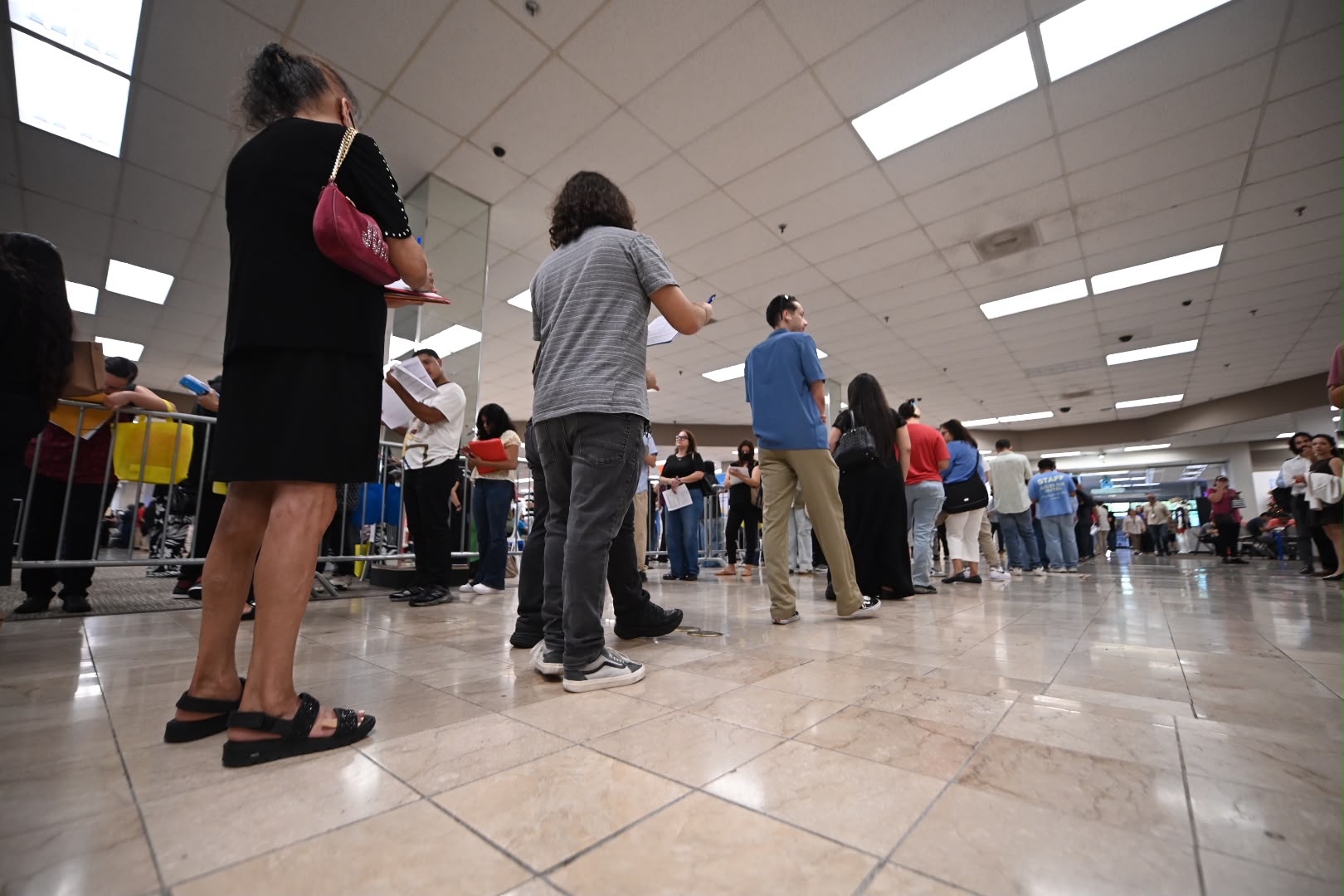 Medida aclara que patronos no tendrán que pagar extra por horarios ya pactados de hasta 10 horas
