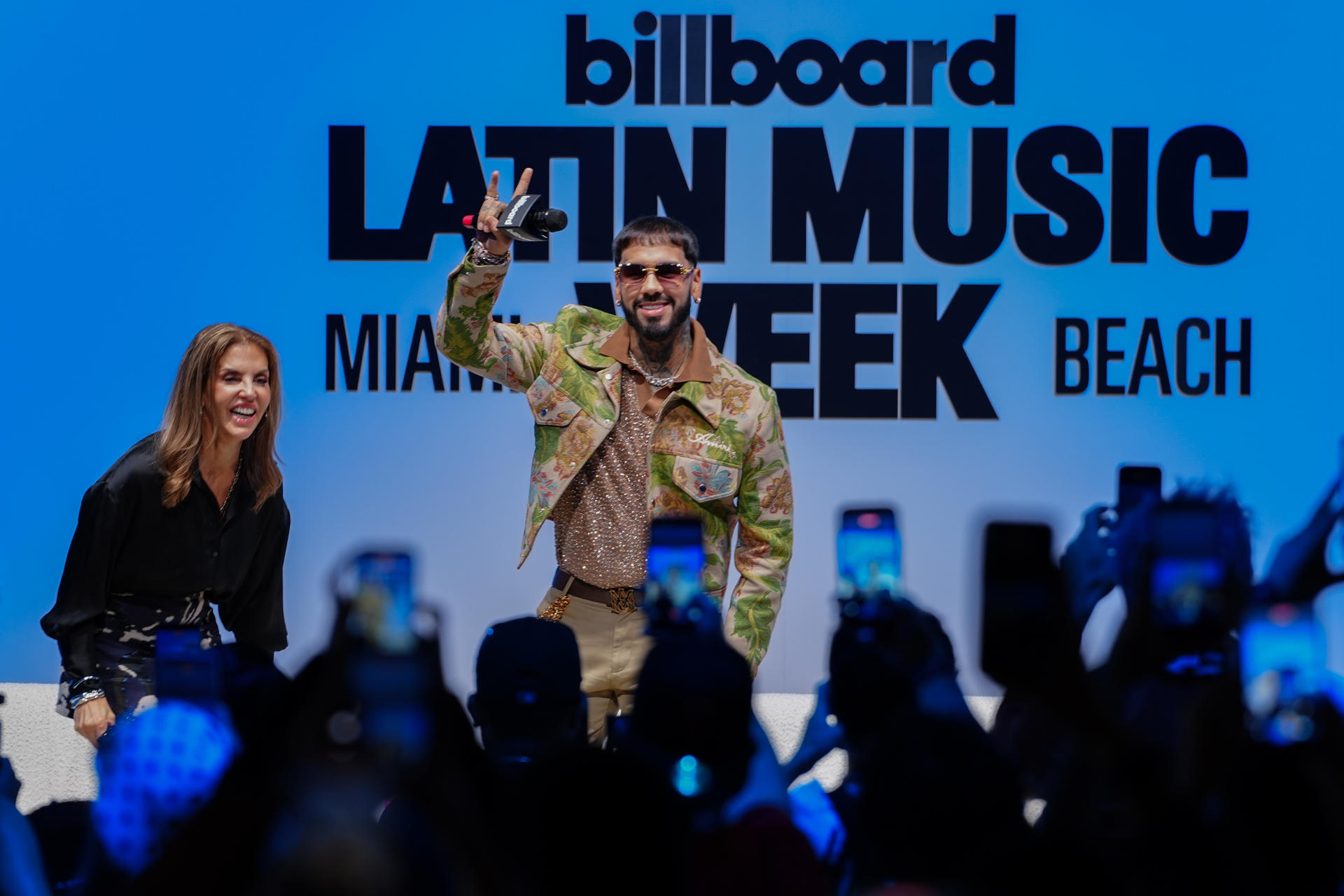 Anuel AA anuncia un disco de corridos como un «regalo» para México
