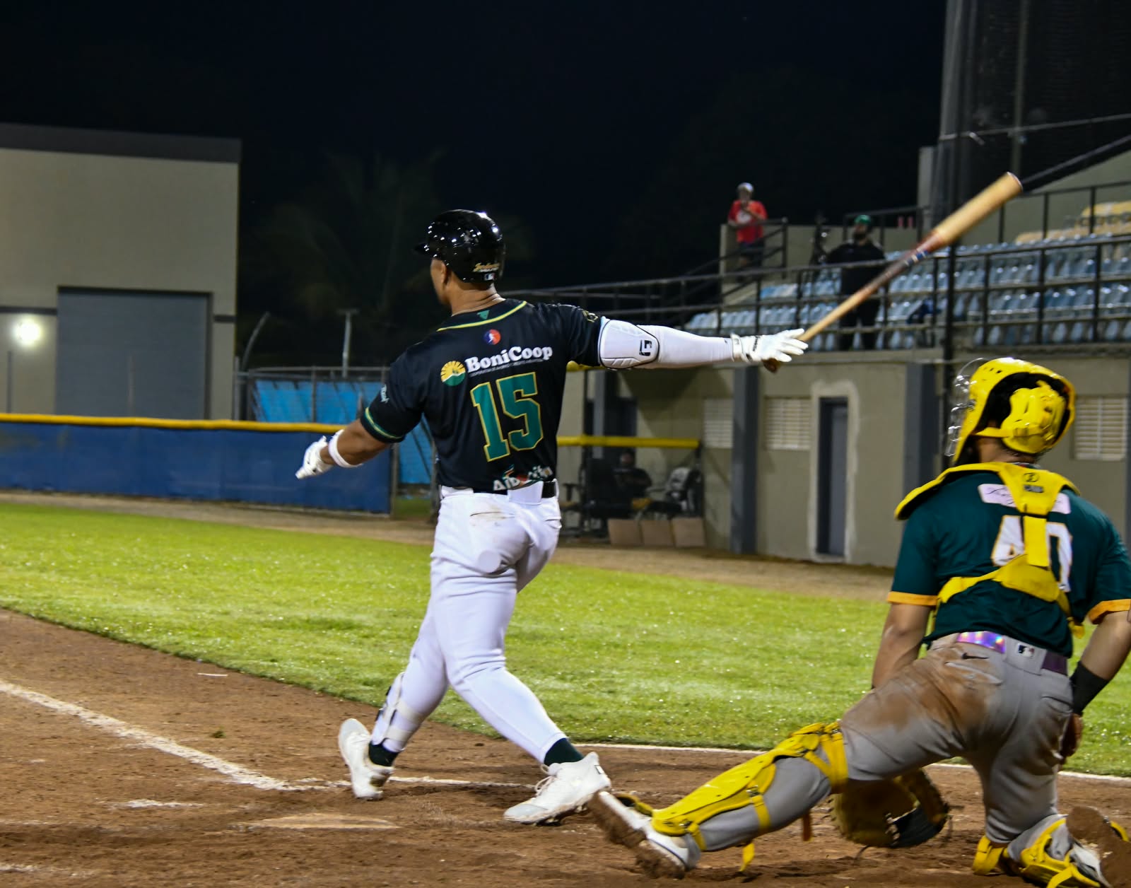 Aibonito remonta con grand slam de Jaime Ortiz para vencer a Comerío 8-7