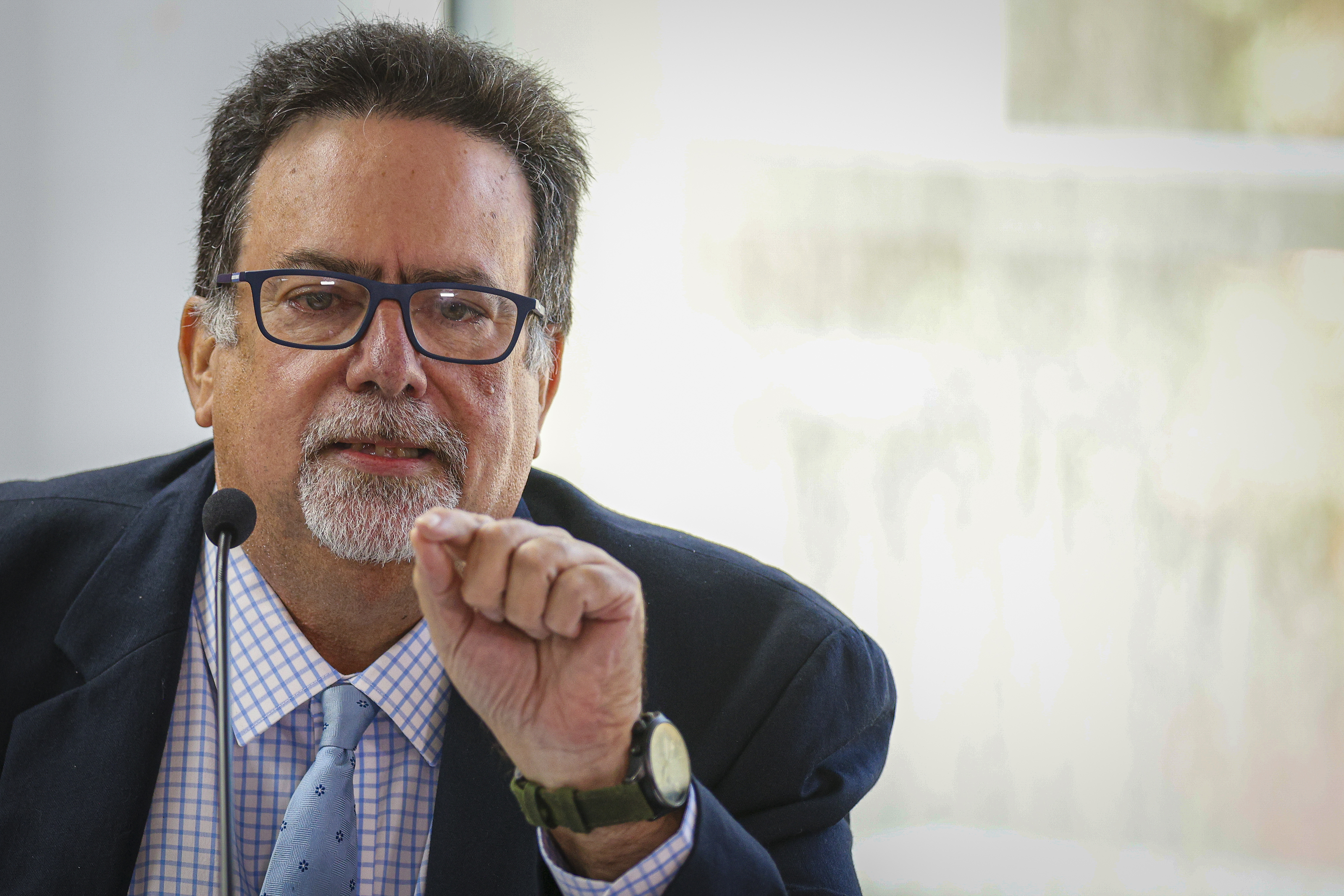 El PIP presenta resolución para cancelar contratos a New Fortress Energy