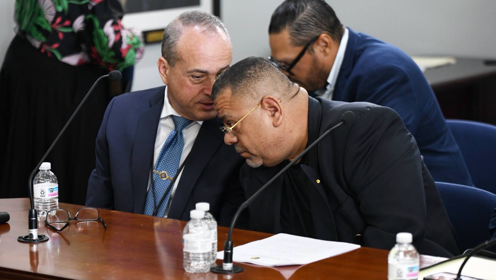Contraloría investiga expedición de licencia de armas de fuego en la Policía