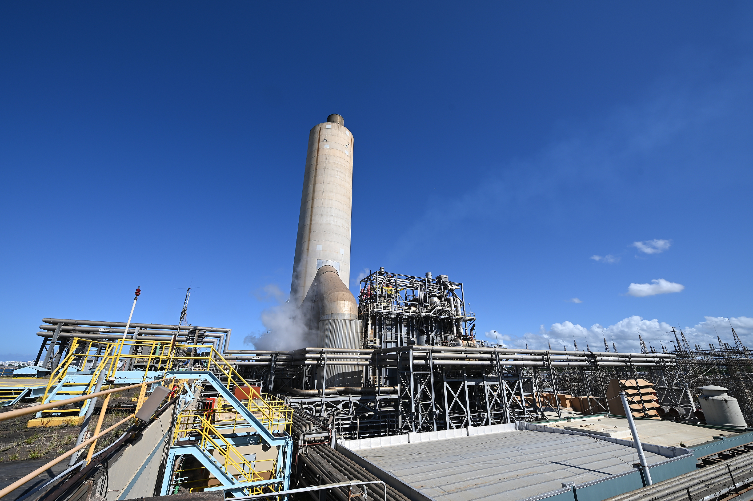 Tribunal federal ordena a NFE permitir la entrada de otros suplidores de gas
